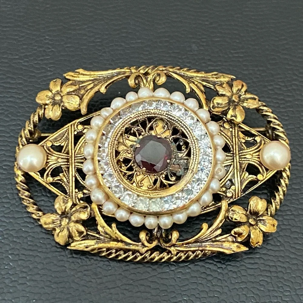 Vintage Unsigned Filigree Garnet Birthstone Faux Pearl Ornate Gold-tone Brooch - Picture 2 of 12
